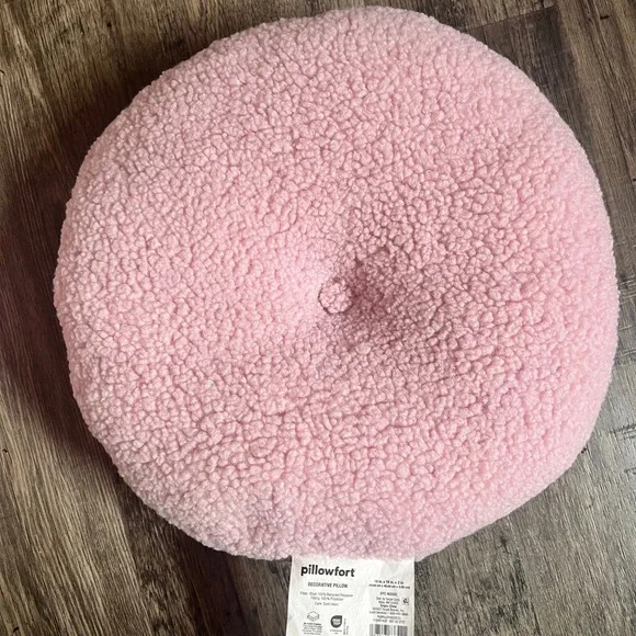 Pillowfort Pink Bouclé Round Decorative Throw Pillows Set of 2 Faux Shearling - Picture 2 of 3